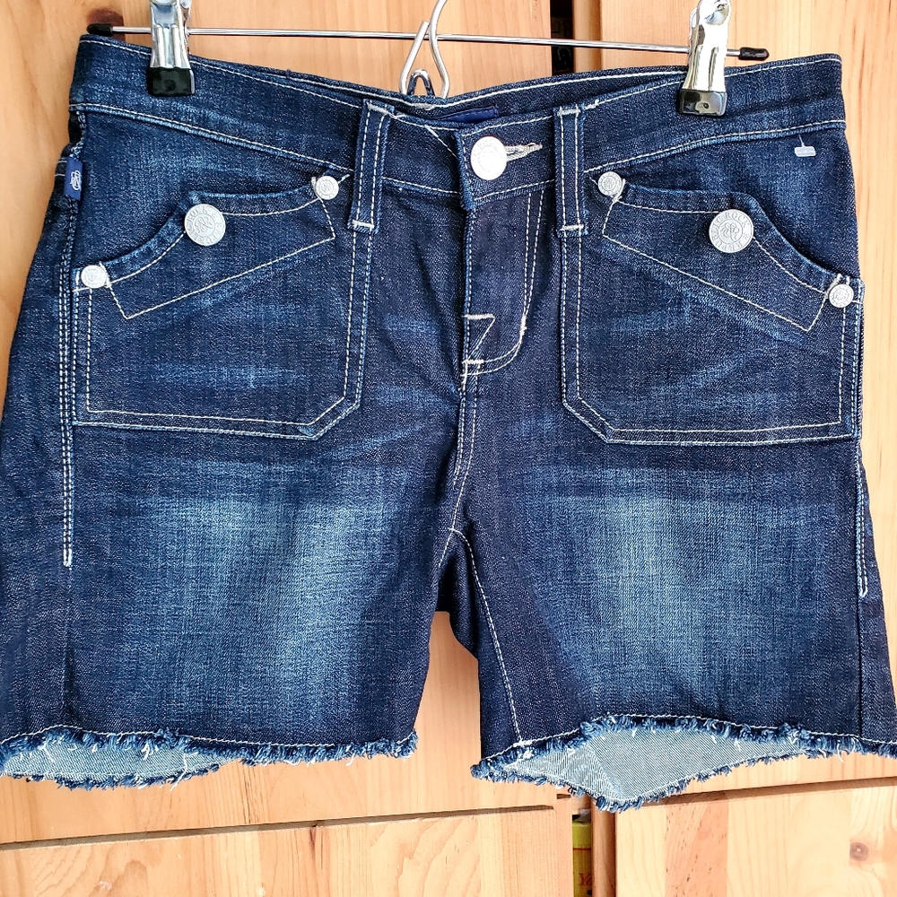 Rock & Republic Women's Stinger Denim Raw Hem Shorts size 26 inches